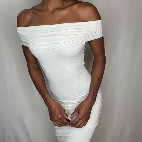 Off Shoulder Bodycon Dress - Picture 5 of 6